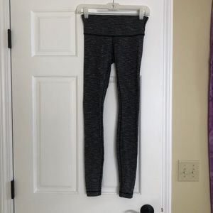 Thermal LULULEMON leggings, size 4